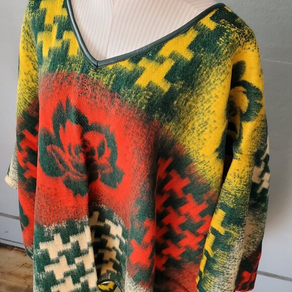 Vintage Wool Blanket Poncho/ 60's Airbrushed Stencil Print Wool/ L-XL - Picture 6 of 10